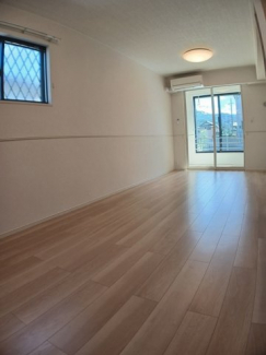 内装は落ち着いています