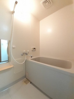 日々の疲れを癒すお風呂付です