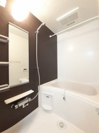 コンパクトで使いやすいお風呂です