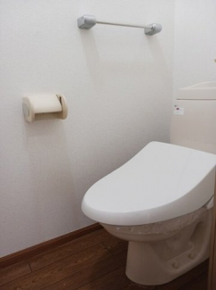 コンパクトで使いやすいトイレです