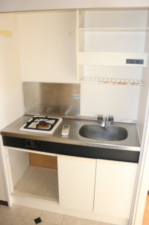 ガスコンロのキッチンです。熱源は都市ガスです。