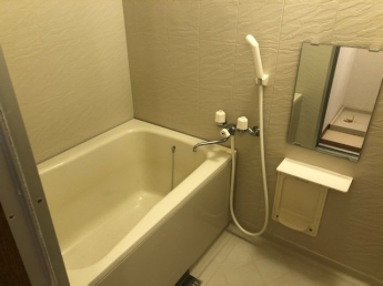 コンパクトで使いやすいお風呂です