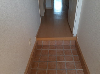 明るい玄関です