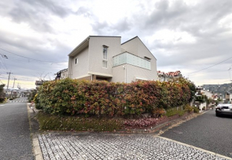 南西角地♪　緑豊かな住宅街の一画です。