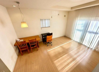 ご家族が集うＬＤＫは２面採光で、明るく日当たり良好です。