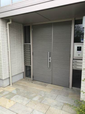 【エントランス】