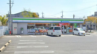 ファミリーマート彦根西今店まで1035m