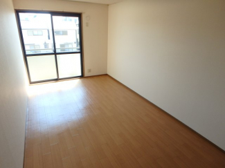 明るいリビングです