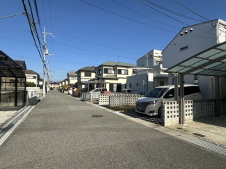 【前面道路含む現地写真】