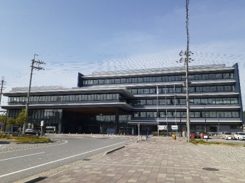 米原市役所まで450m