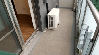 【バルコニー】