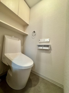 シャワートイレ新規交換、クロス・床貼替しました♪