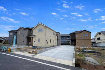 ＼日当たり良好３ＬＤＫ★３２９０万円／