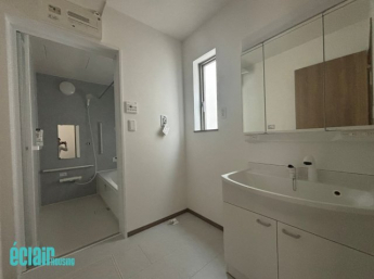 ２０２６年３月完成後撮影★＼日当たり良好３ＬＤＫ★３２９０万円／