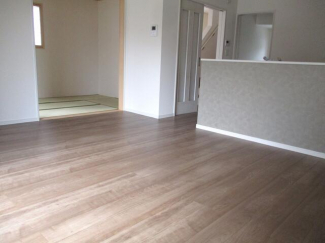 リビングも明るくて広いです