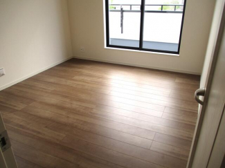 洋室も明るくて広いです