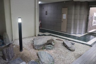 建物内にあるお庭です。