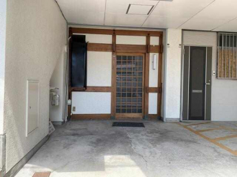 ガラガラと扉を開けたらにぎやかな声が聞こえてきそう