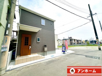 前面道路含む現地写真です