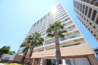 琵琶湖側からの建物外観