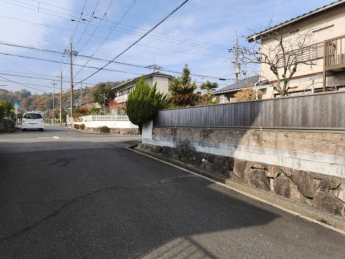 【前面道路含む現地写真】