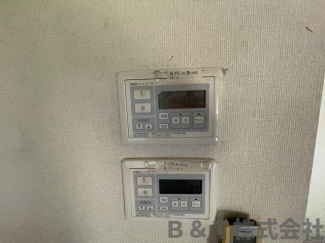 リビングには、床暖房も完備♪