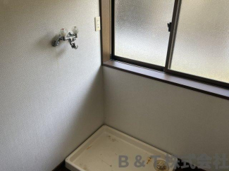 洗濯機置き場の蛇口は、お湯も使えます