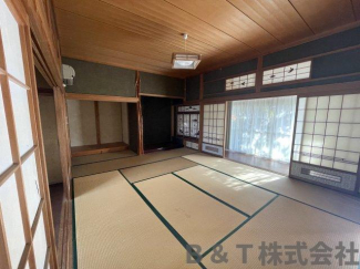 ゆったりとくつろげる和室です