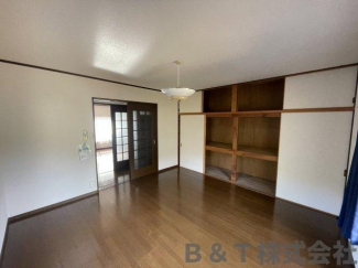 広くて明るい寝室