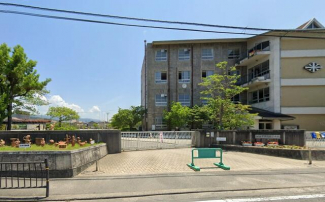 松山市立久米小学校まで700m