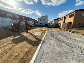 南側に農道があります。