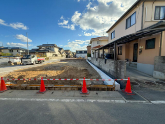本物件西側隣地との間にもゆとりがあり、建物配置計画によっては