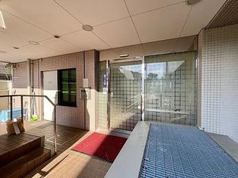 【エントランス】