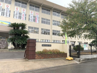 新居浜市立泉川中学校まで979m