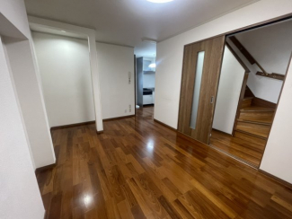 こちらの居間で趣味の時間をお楽しみください