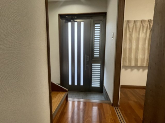 明るい玄関です