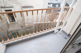 【バルコニー】