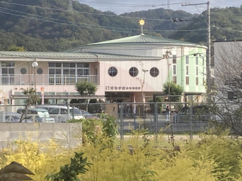 認定こども園育英幼稚園まで576m