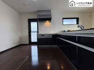 キッチンは大容量の収納スペースが確保されたつくりになっています。