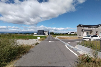 【前面道路含む現地写真】