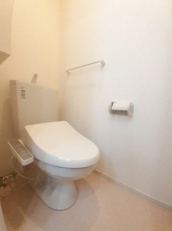 コンパクトで使いやすいトイレです