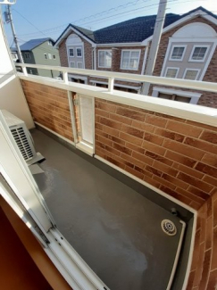 バルコニーからの眺めを楽しみながら食事をしませんか