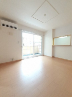 明るい色調の室内です