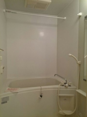 コンパクトで使いやすいお風呂です