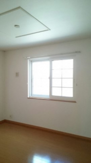 内装は落ち着いています