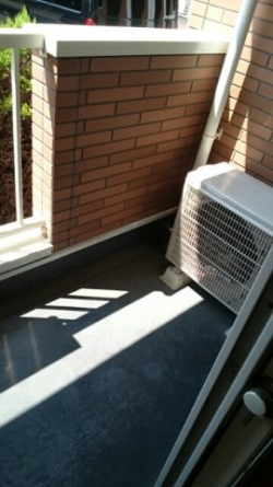 バルコニーからの眺めを楽しみながら食事をしませんか