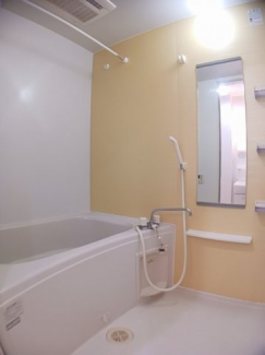 落ち着いた空間のお風呂です