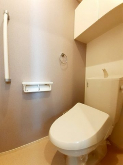 コンパクトで使いやすいトイレです