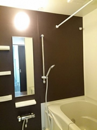 ゆったり過ごせるお風呂です