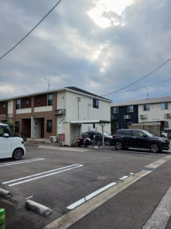 車をお持ちの方に嬉しい駐車場付きの物件です